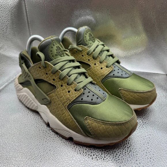 Size 8.5 Nike Air Huarache Run Premium Palm Green Womens Sneakers 683818-300 - Picture 2 of 10